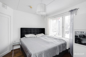 Cozy Holiday Home with Outside Jacuzzi, Sauna and Breakfast
